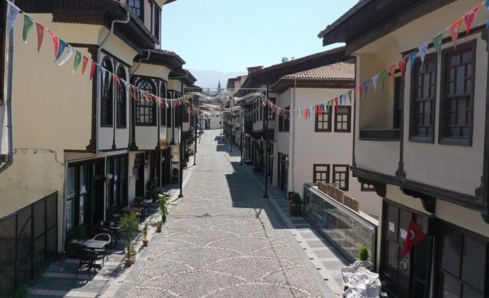 Yeşilyurt Belediyesi ve Kültür Bakanlığı’ndan Lezzet Caddesi için iş birliği