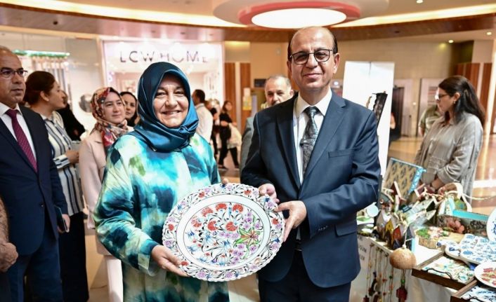 Yeşilyurt’ta kadınların el emeği eserleri sergilendi