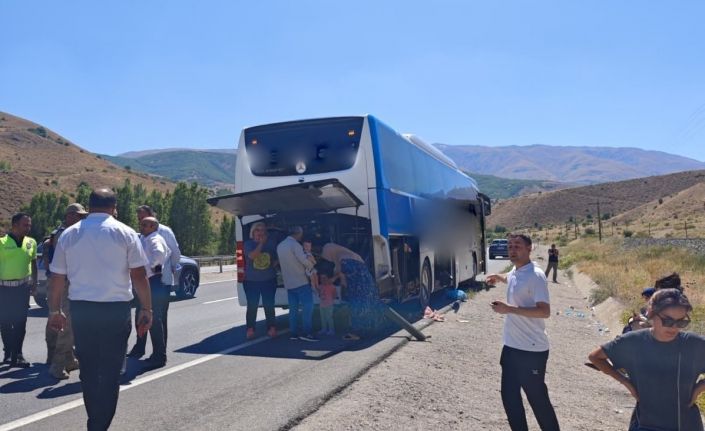 Yolcu otobüsünün dinlenme kabininden yola savrulan ikinci şoför öldü