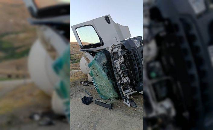Yoldan çıkan beton mikseri takla attı, sürücü ağır yaralandı