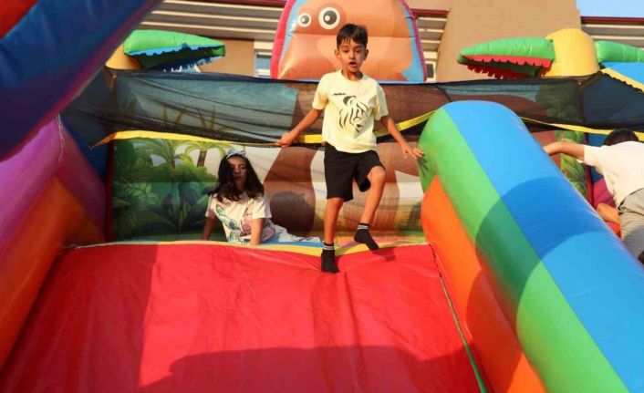 Yozgat Belediyesi’nin düzenlediği mahalle şenlikleriyle çocuklar doyasıya eğlendi