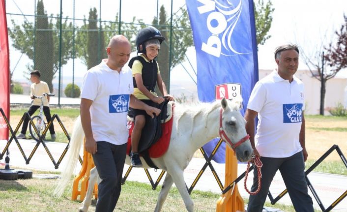 Yozgat’ta minikler at binmenin heyecanını yaşadı