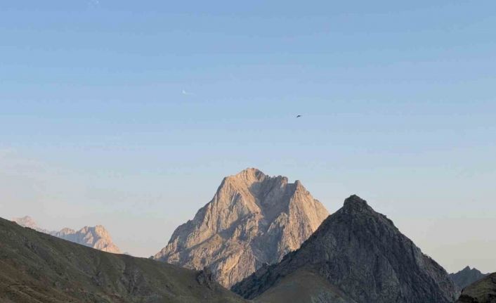 Yüksekovalı dağcılardan Cilo Dağı’na zirve tırmanışı
