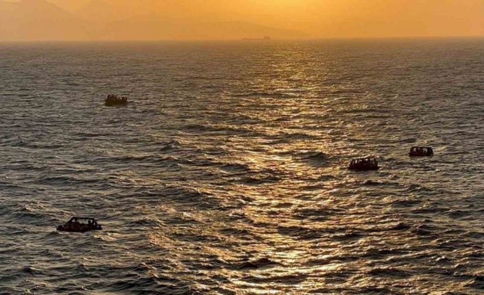 Yunanistan’ın ölüme ittiği 20’si çocuk 86 düzensiz göçmen kurtarıldı