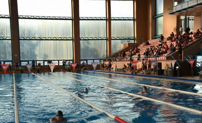 Yüzmeye ilk adımı doğru eğitmenle atın