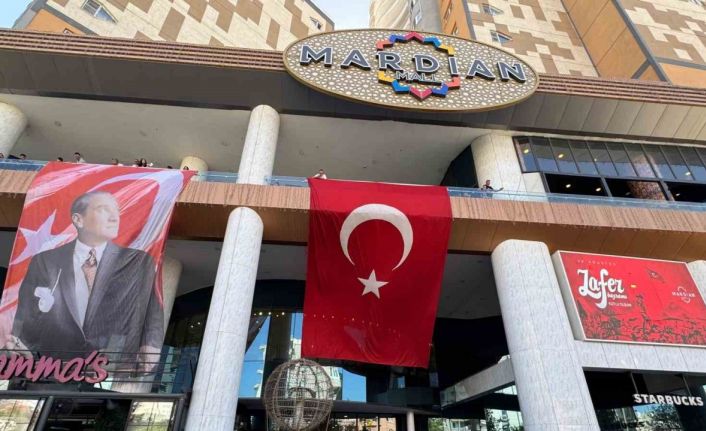 Zafer Bayramı kutlamaları Mardian Mall’da renkli görüntülere sahne oldu
