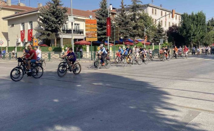 Zafer Bayramı’nı pedal çevirerek kutladılar