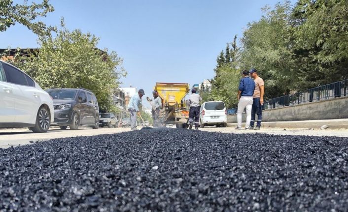 Zarar gören Kavi Caddesi onarılıyor