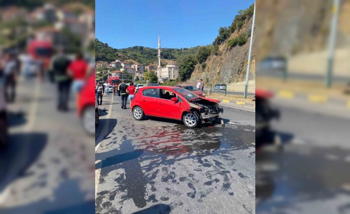 Zonguldak’ta zincirleme trafik kazasında 5 araç birbirine girdi