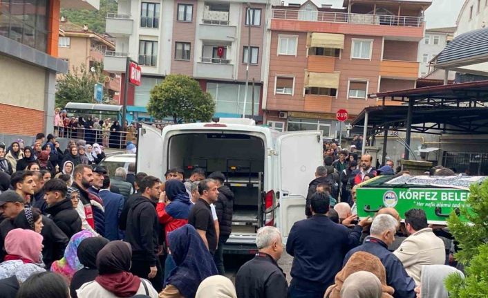 17 yaşındaki Kadir gözyaşlarıyla toprağa verildi