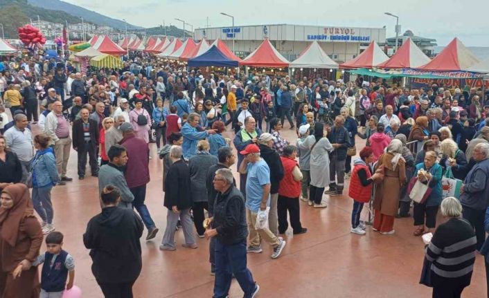 2. Çınarcık Hamsi Festivali’nde 4 ton balık ikram edildi