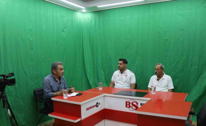 2 saat planlanan program 3 dakika sürdü, moderatör ne yapacağını şaşırdı