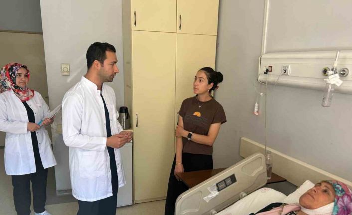 54 yaşındaki kadın 15 yıl sonra yeniden gülümseyebilecek