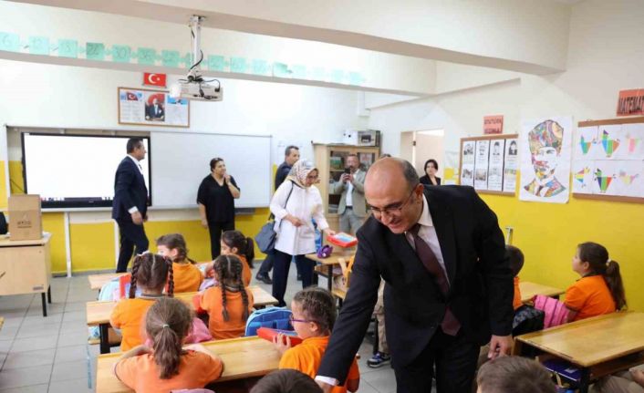 5 ilde 4 bin öğrenciye boyama seti desteği