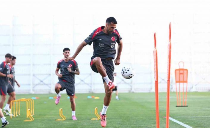 A Milli Futbol Takımı, İspanya maçı hazırlıklarına başladı