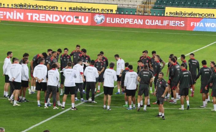 A Milli Futbol Takımı, İspanya maçının hazırlıklarını tamamladı