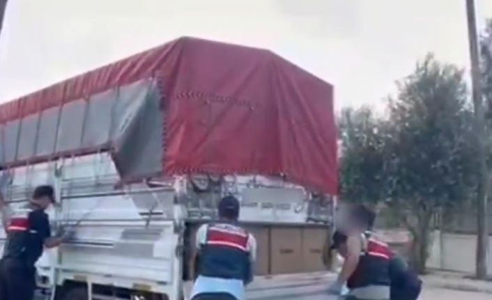 Adana’da 2 milyon 400 bin adet kaçak makaron ele geçirildi