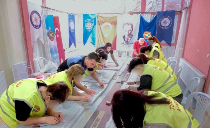 Adana’da çocuklara model uçak ve robotik kodlama kursu