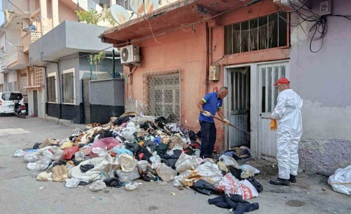 Adana’da çöp evden 2 kamyonet atık çıktı