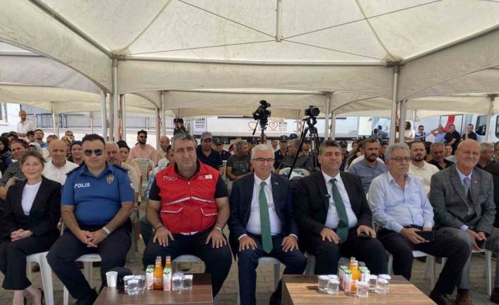 Adana’da deprem mağduru çiftçilere Kızılay’dan destek