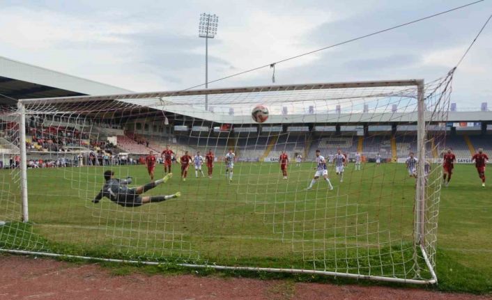 Afyonspor haftalar sonra puan kazandı