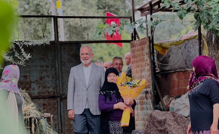 AK Parti heyeti şehit ailesi ile bir araya geldi