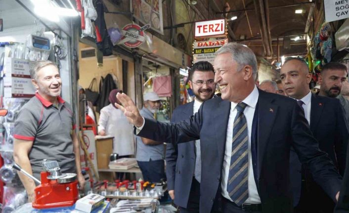 AK Parti Kayseri Teşkilatı Kapalı Çarşı’da esnaf ziyaretinde bulundu