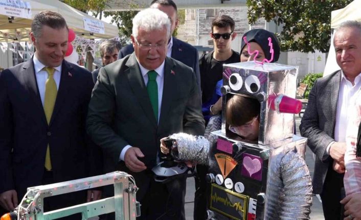 AK Parti milletvekilleri Bakırköy’de sahaya indi