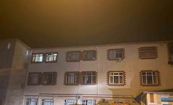 Alevlerin yaklaştığı Buldan’da hastane tahliye edildi