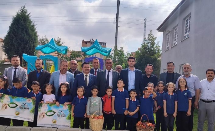 Altıntaş’ta eğitim öğretim yılı doğa sevgisiyle başladı