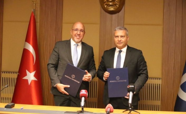 Anadolu Üniversitesi 4 bin 333 çalışanı için 111 bin 500 TL’lik rekor anlaşmaya imza attı