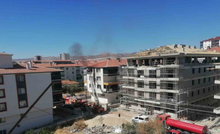 Ankara’da apartman dairesinde çıkan yangın kontrol altına alındı