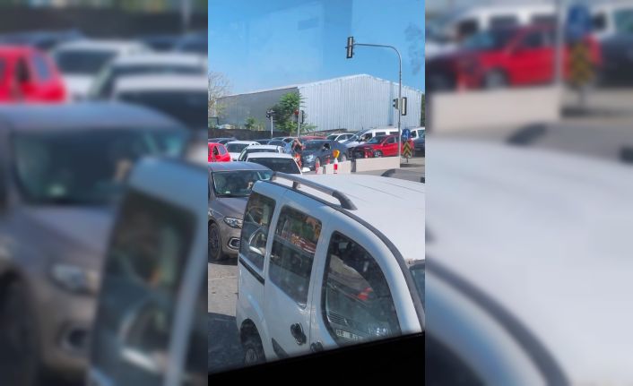 Ankara’da bıçaklı trafik kavgası kameraya yansıdı