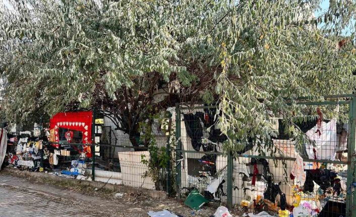 Ankara’da çöp dolu evden yayılan kötü koku mahalleyi ayağa kaldırdı