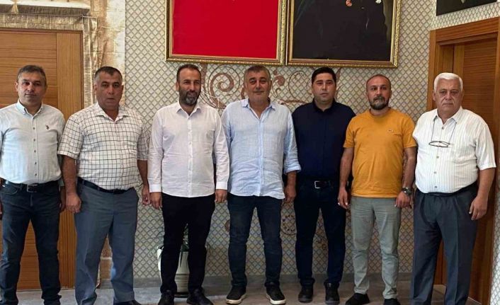 Antalya Aksu’da 7 belediye meclis üyesi CHP’den istifa ettiğini açıkladı