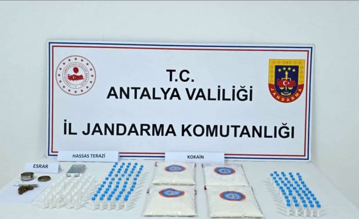 Antalya’da 5 kiloya yakın kokain ele geçirildi