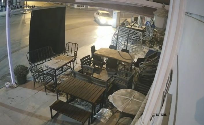 Antalya’da dikkatsiz sürücünün kaza anı kamerada