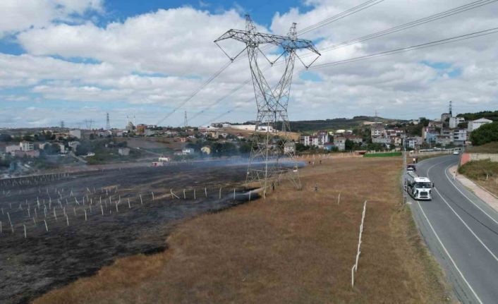 Arnavutköy’de çayırlık alanda yangın paniği