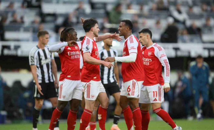 Arsenal, Newcastle United deplasmanında 3 puanı son dakikada aldı