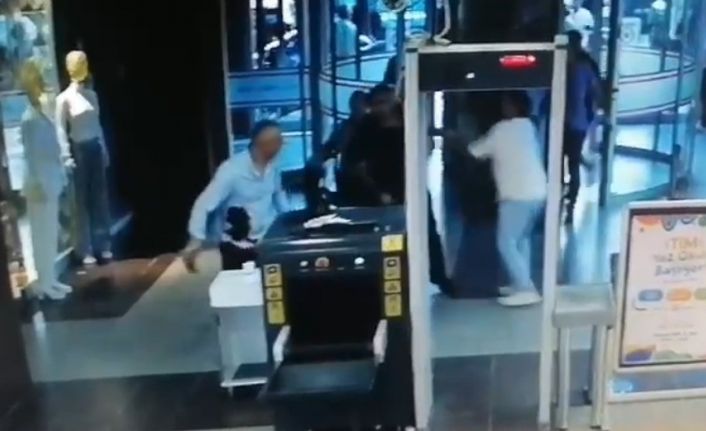 AVM müdürünün bıçaklanarak öldürüldüğü ana dair görüntüler ortaya çıktı