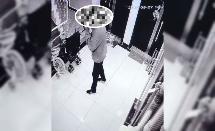 Ayakkabı hırsızlığı güvenlik kamerasında