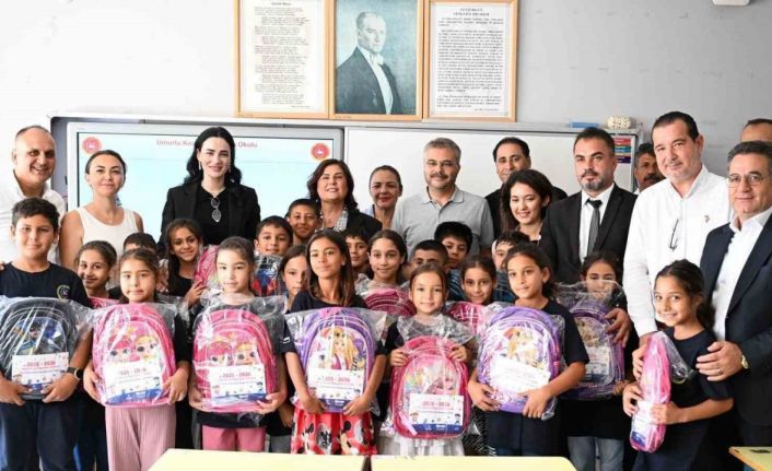 Aydın Büyükşehir’den öğrencilere okul çantası