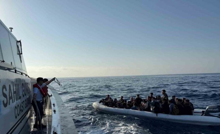 Aydın’da 28 düzensiz göçmen ve 1 göçmen kaçakçısı yakalandı