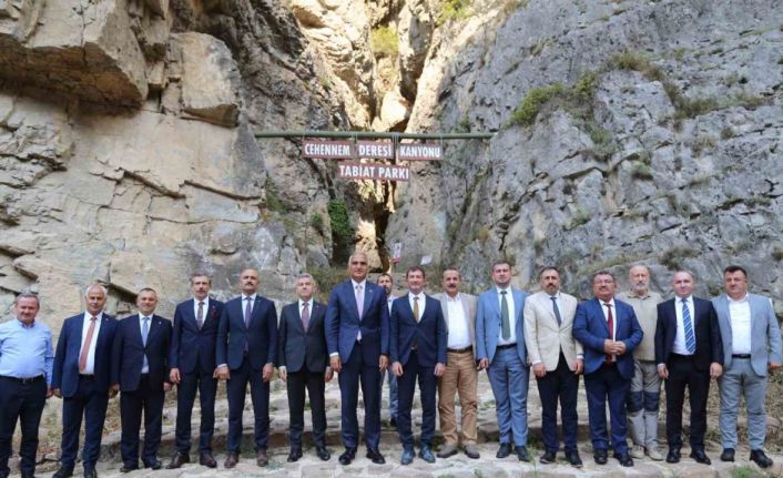 Bakan Ersoy, Cehennem Deresi Kanyonu’nda incelemelerde bulundu