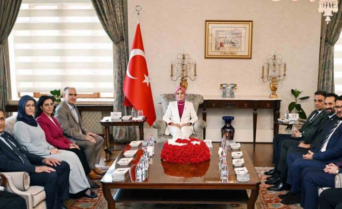 Bakan Göktaş’tan Manisa Valiliği ve AK Parti’ye ziyaret