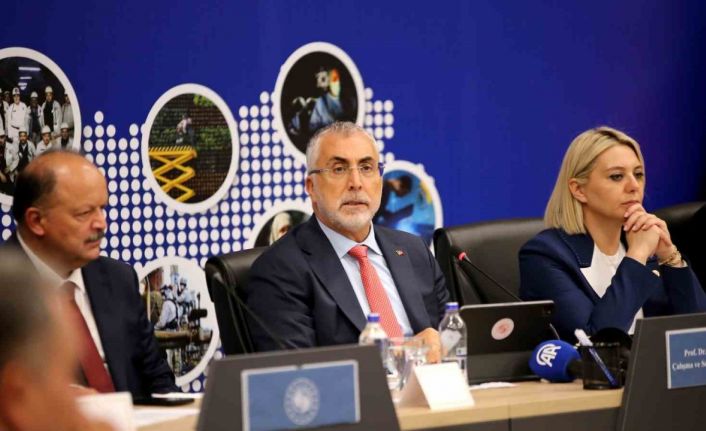 Bakan Işıkhan: "‘Türkiye bu badireyi asla atlatamaz’ diyenlere inat her seferinde küllerimizden yeniden doğmasını bildik"