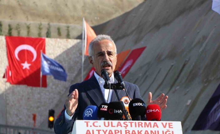 Bakan Uraloğlu: "Badal Tüneli’nin kıymetini uzun yol şoförlerimiz bilir"