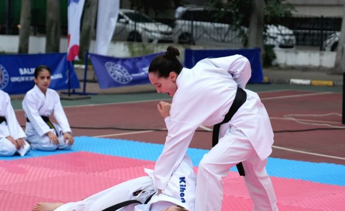 Balıkesir’de "Gençlik Yaz Kulübü" kapanış şenliğiyle tamamlandı