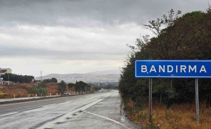 Bandırma’da sabah yağmuru serinlik getirdi