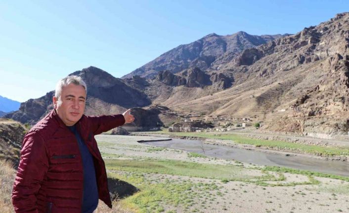 Baraj suları çekildi, tabiat yeniden yeşerdi